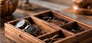 Wooden organiser for watches and accessories